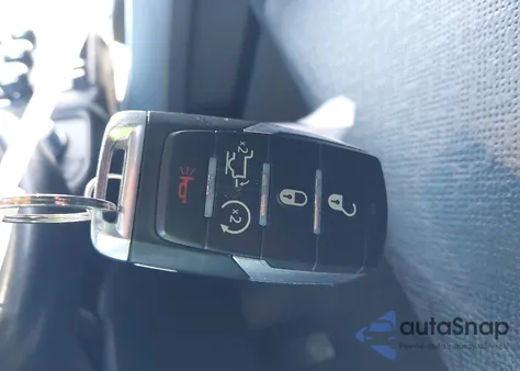 2022 Ram 1500 Laramie 4X4 6'4 Box z USA, uszkodzony, nr VIN 1C6SRFRT6NN440577